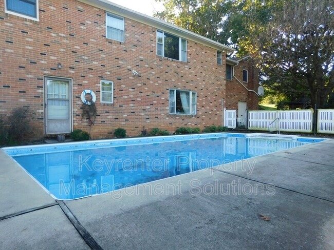 Building Photo - 251 William Cousins Rd
