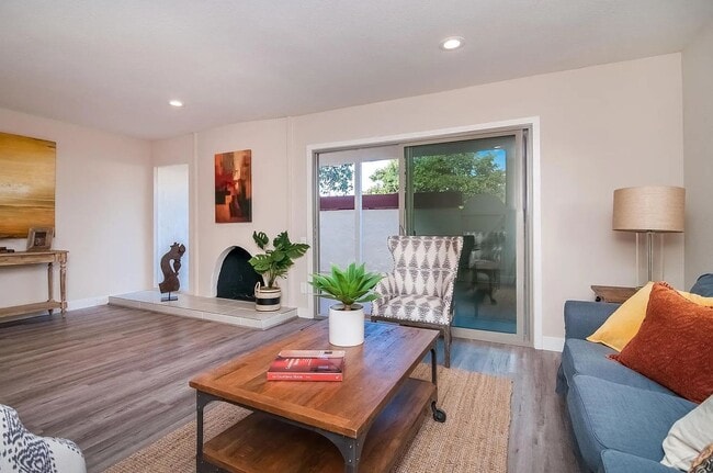Building Photo - 4 Bedrooms and 2.5 baths!  Modern upgrades...