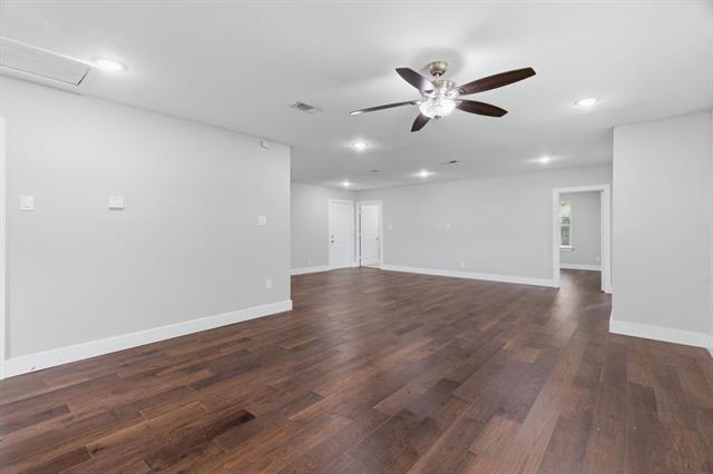 Building Photo - 2204 Dunloe Ave