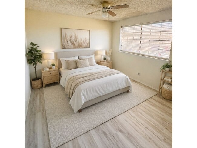 Building Photo - 1324 Bluffview Dr