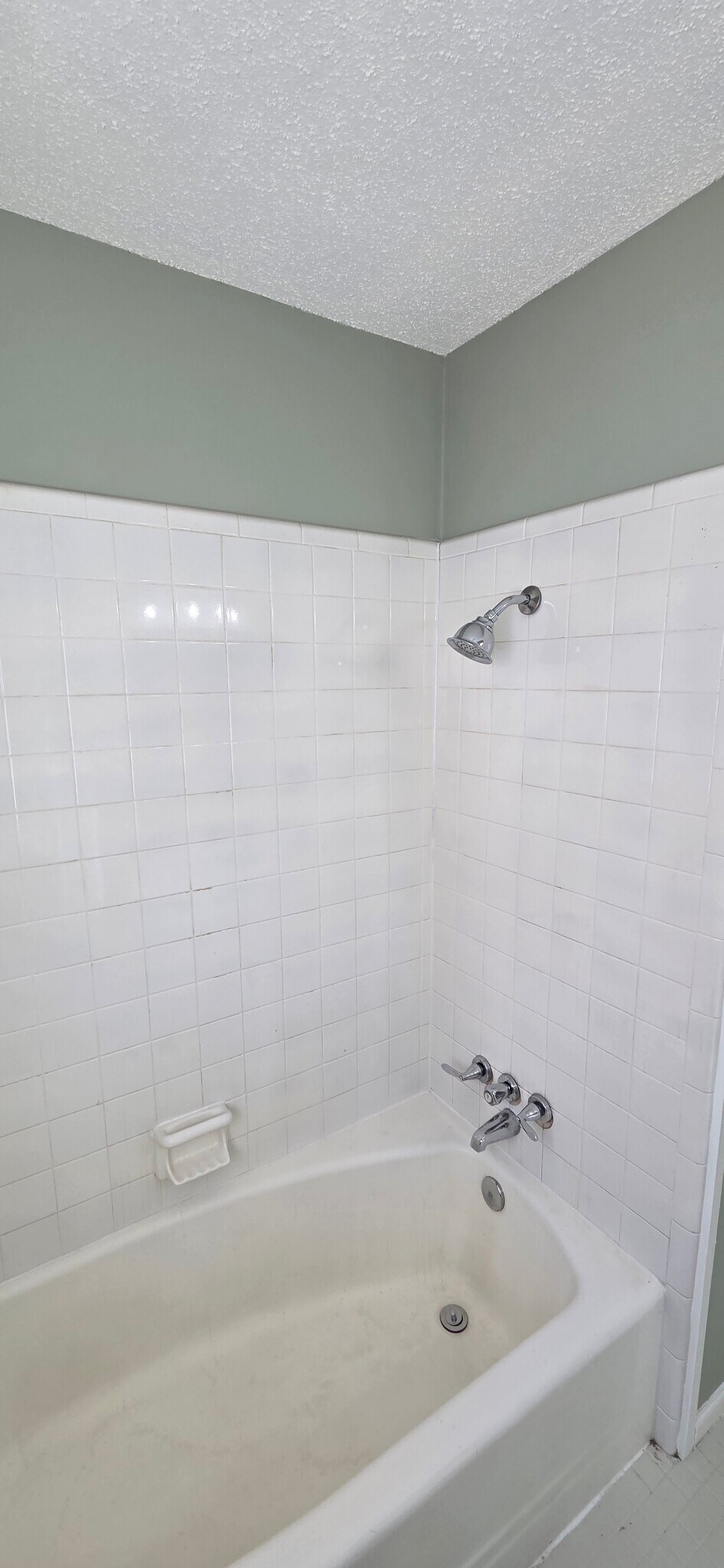 Building Photo - 2114 Ray Ave