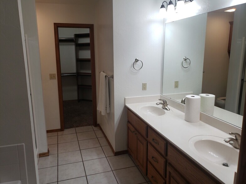 Bathroom - 1717 SW 33rd St