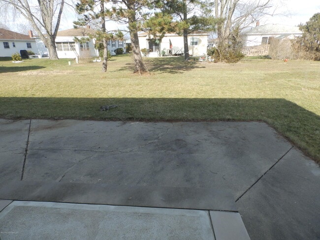 Building Photo - 25 Hyannis St