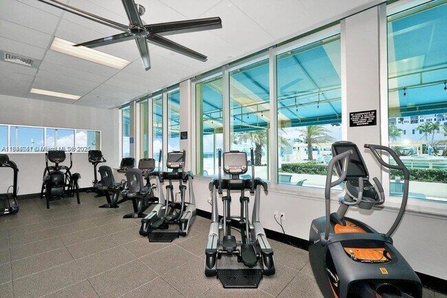 Building Photo - 2501 S Ocean Dr