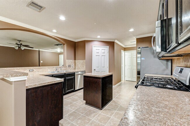 Building Photo - 11018 Avon Brook Ln