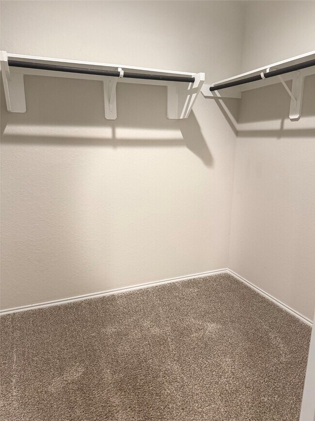 Building Photo - 15310 Dinnet Berm Dr