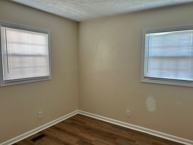 Building Photo - 511 Grey St