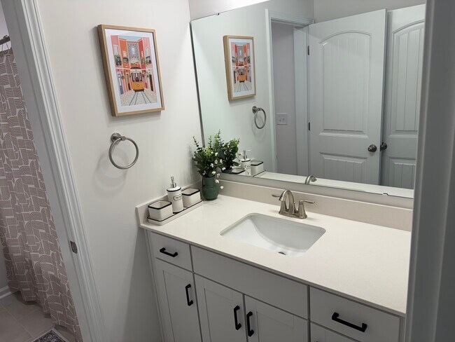 Building Photo - 5435 Shelly Lynn Dr