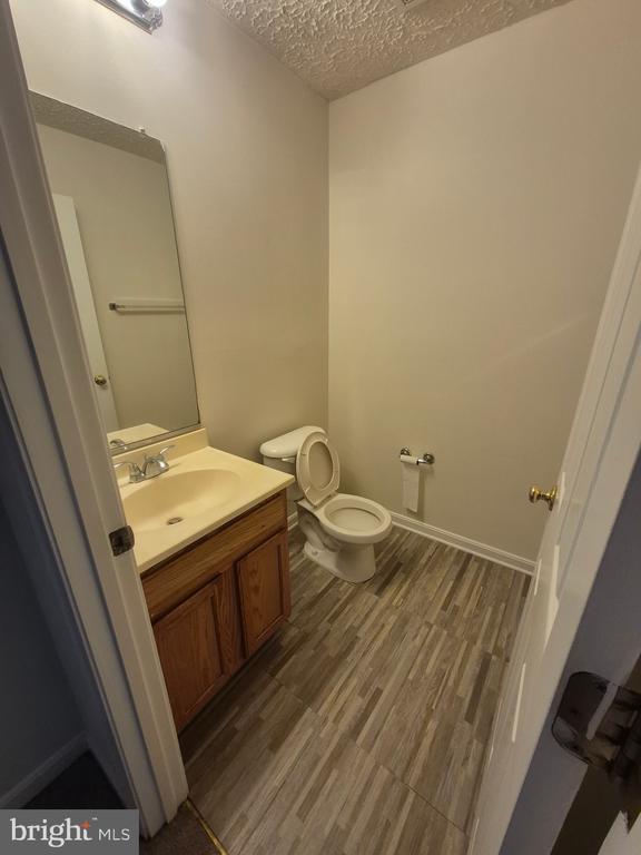 Building Photo - 2102 Racquet Pl