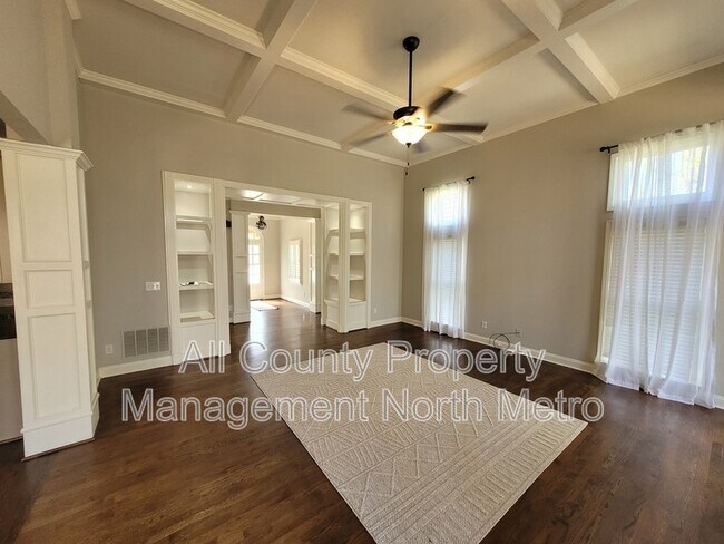 Building Photo - 6325 Hampton Highlands Dr