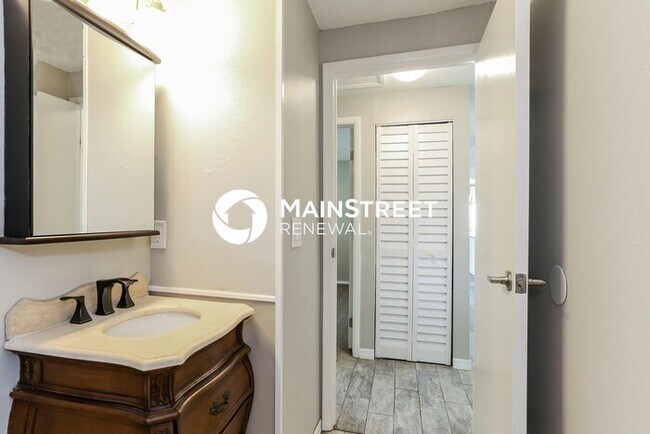 Building Photo - 3 Bedroom Pet-Friendly Home in New Port Richey, FL with Main Street Renewal