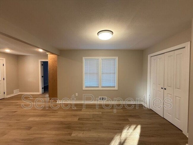 Building Photo - 2303 Circle