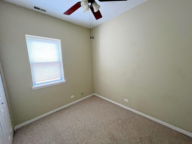 Building Photo - 1412 W Flournoy St