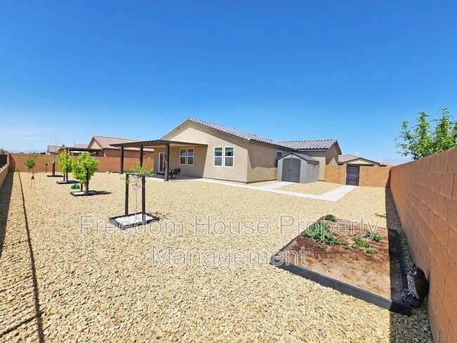 Building Photo - 3575 E Wallowa Dr