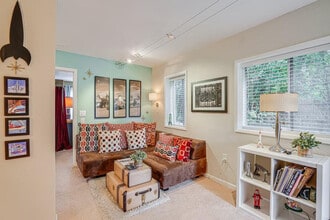 Building Photo - 649 El Centro Rd