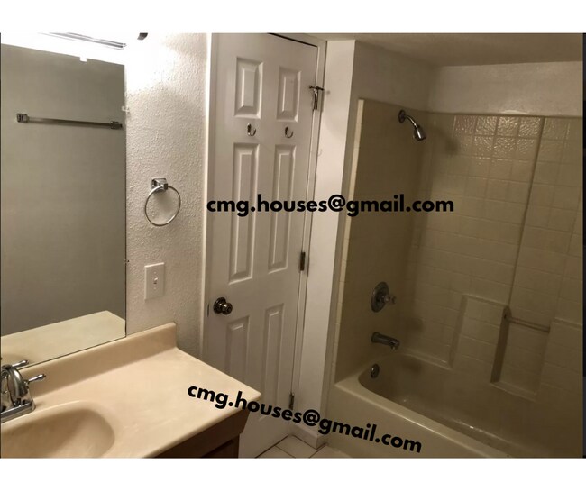 Building Photo - 14602 Portland Ave SW