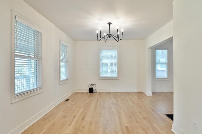 Building Photo - 125 S Knox St