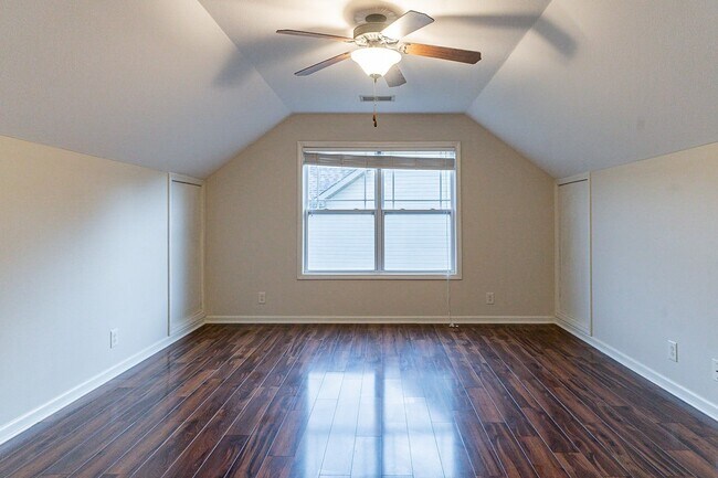 Building Photo - 1101 Ishee Dr