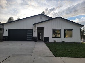 Building Photo - 2722 S Sonora Dr