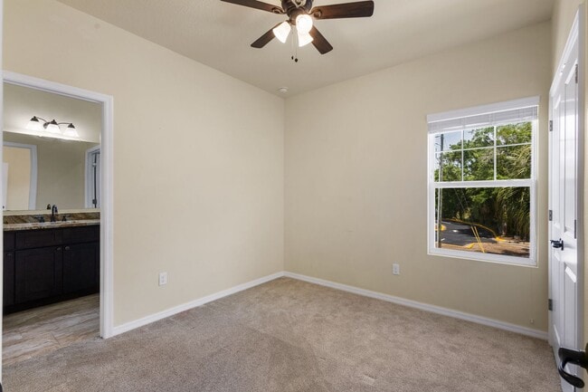 Building Photo - Beautiful House for Lease in Casselberry