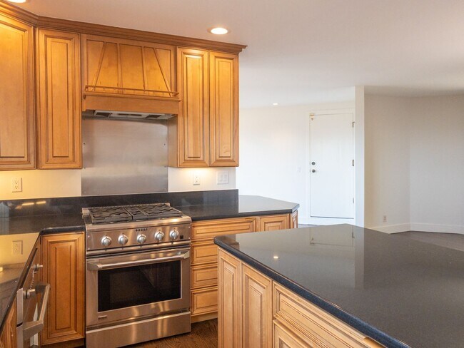 Building Photo - 27 Meadow Hill Dr