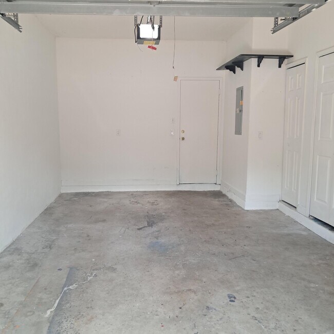 Building Photo - 3510 Shoma Dr
