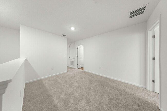 Building Photo - 4883 SW 81st Lp