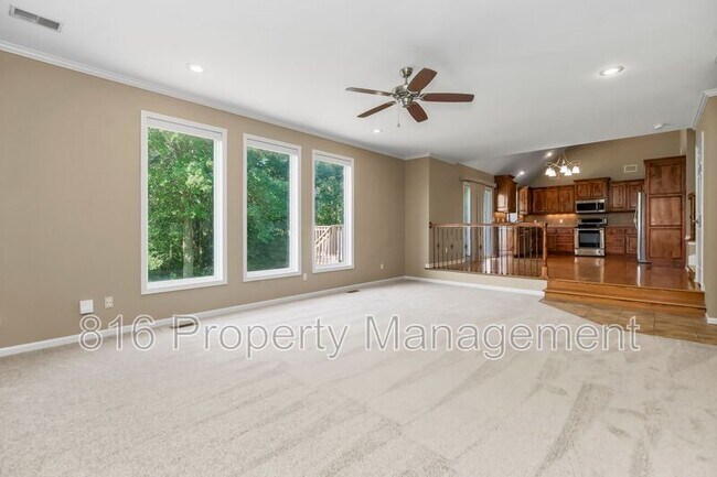 Building Photo - 701 Tomahawk Ct