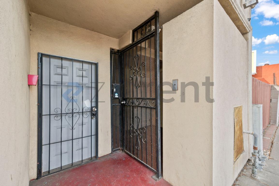 Building Photo - Unit C