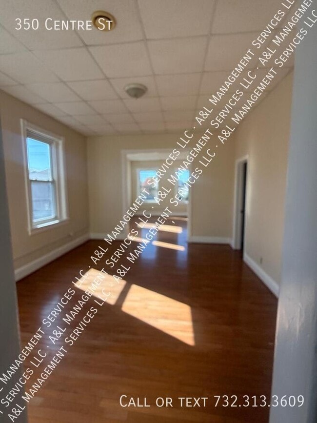 Building Photo - 350 Centre St