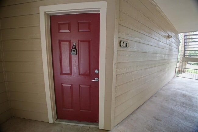 Building Photo - 2320 Gracy Farms Ln