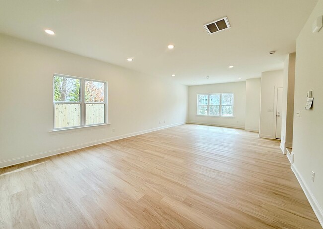 Building Photo - 5403 Toano Rd