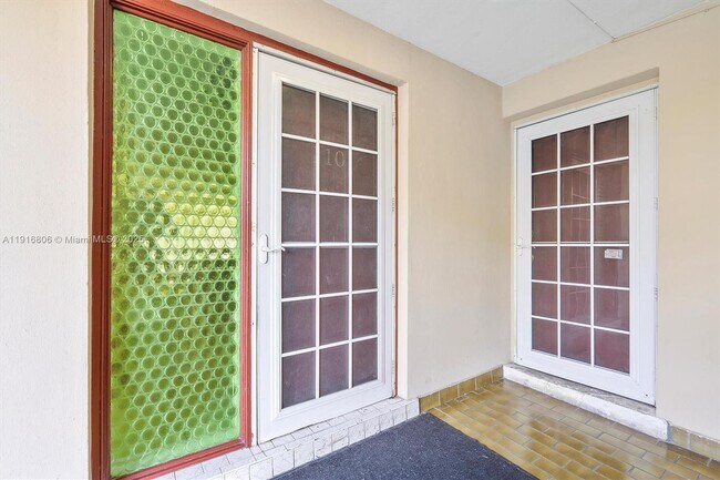 Building Photo - 1700 NE 191st St