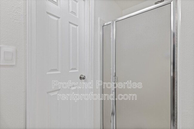 Building Photo - 9045 SW Pinto Ct