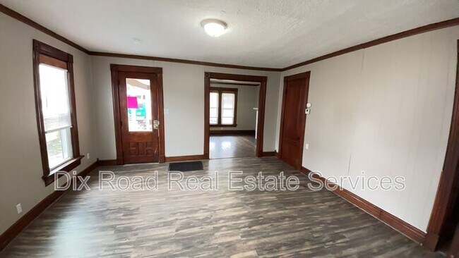 Building Photo - 118 Martz Ave