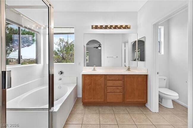 Building Photo - 10519 Allegrini Dr