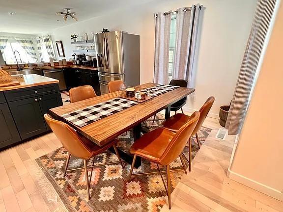 Building Photo - 4 Ulverston Dr