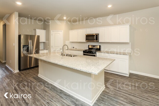 Building Photo - 6715 Tiger Pointe Dr.