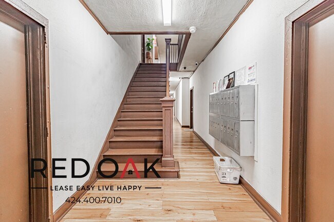 Building Photo - 404 N Coronado St