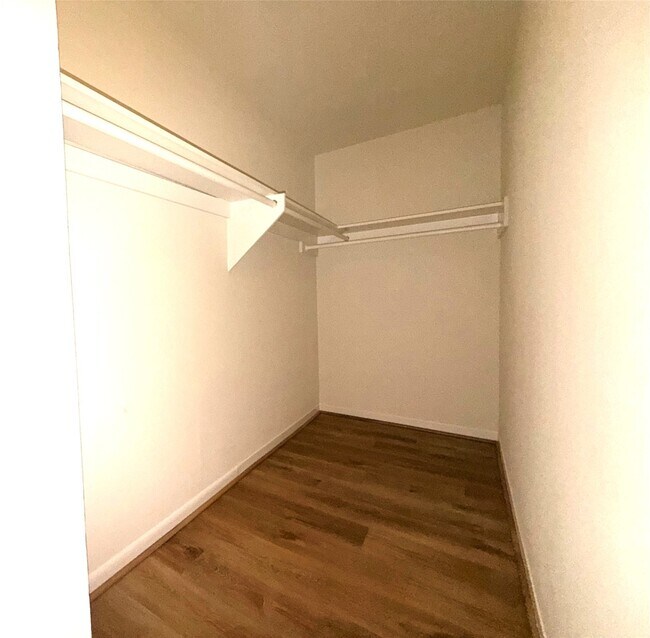 Building Photo - 9029 Gaylord Dr