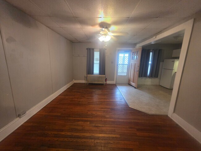 Building Photo - 302 N Nanticoke Ave