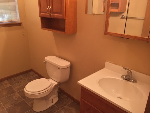 Building Photo - Pre-Leasing for 26/27 School Year