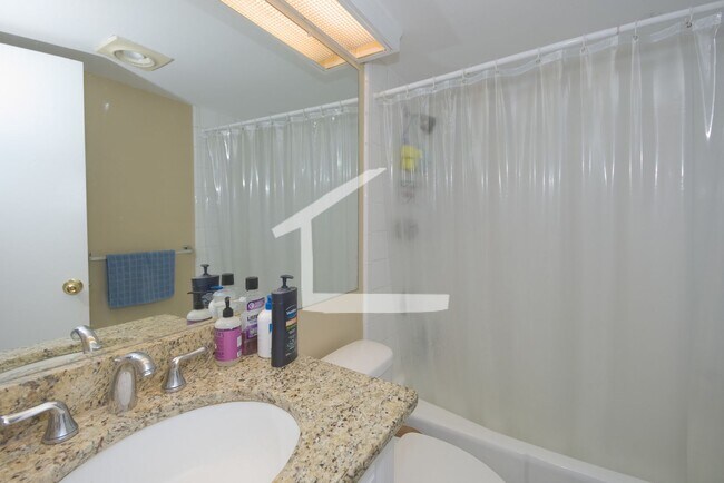 Building Photo - HOT ALLSTON LISTING!!!!