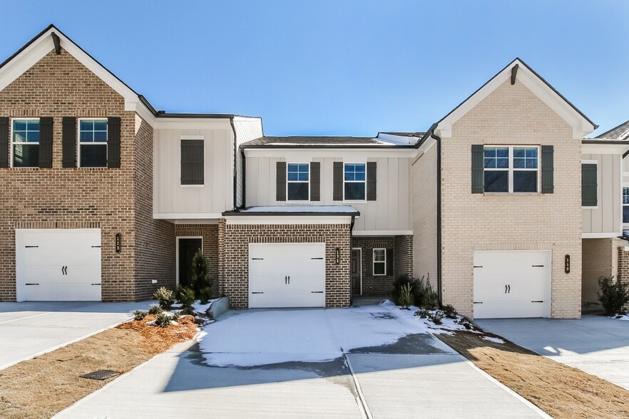 Building Photo - 123 Pyrus Ln