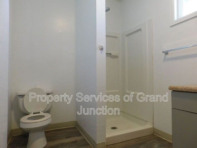 Building Photo - 816 Grand Ave