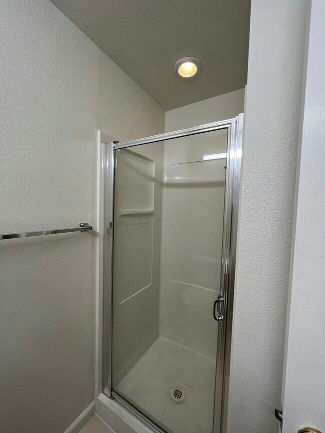 Building Photo - 388 Meadowhaven Way