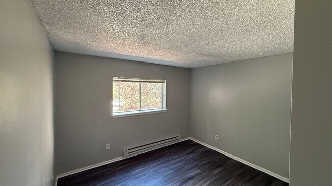 Building Photo - 2 Bedroom 2 Bathroom Condo in Red Fin!