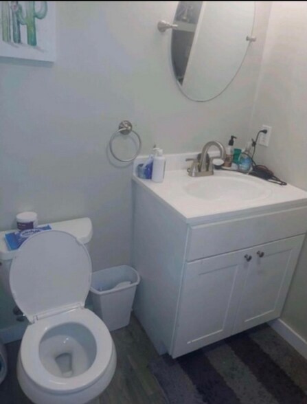 Building Photo - 32 St Johns St