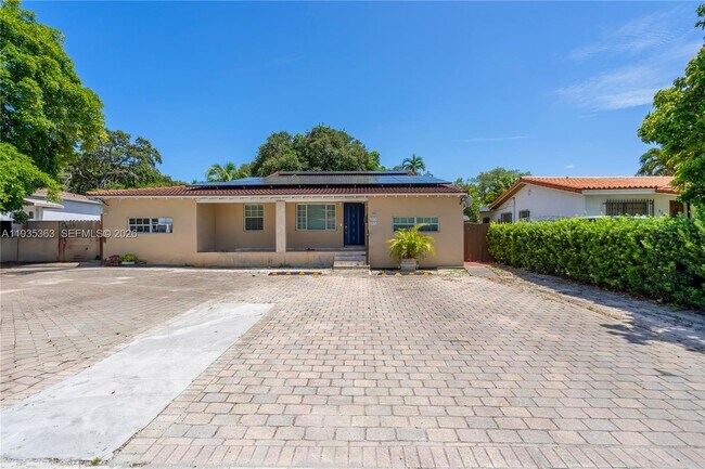 Building Photo - 2970 NW 15th St