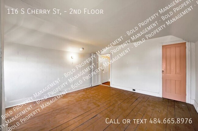 Building Photo - 116 S Cherry St